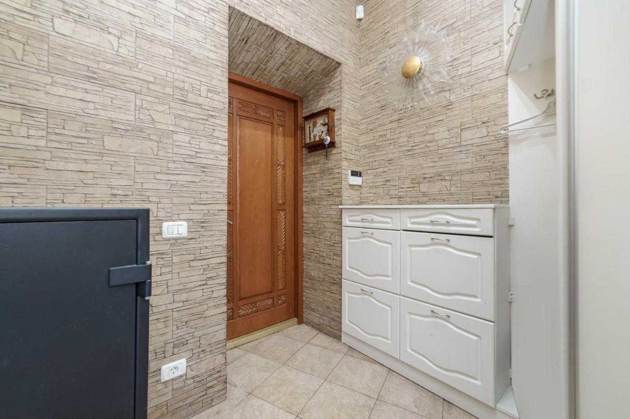 Katerynyska 2 Level Apartment With Sauna Odesa Exterior photo